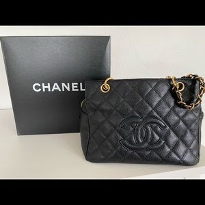 Timeless Petite Shopping Tote- Blk Caviar w/ Gold